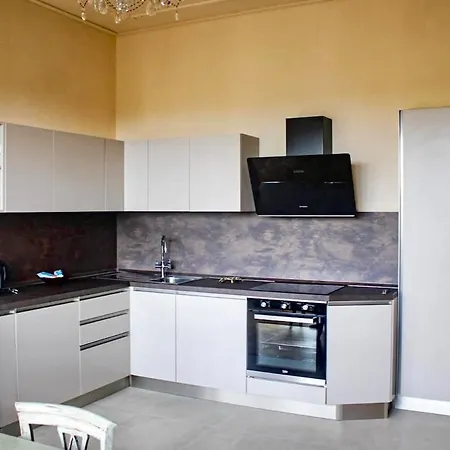 Apartment Casamariani Stylish In Center, Free Parking